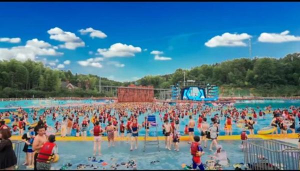 北京水魔方水上樂(lè)園(高峰期人多嗎)