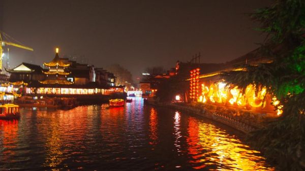 南京哪里好玩( 夫子廟秦淮河美不美)