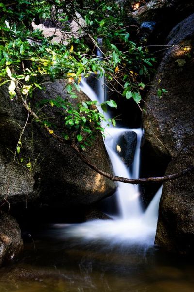 南海慶云洞(瀑布溪澗你見過嗎)