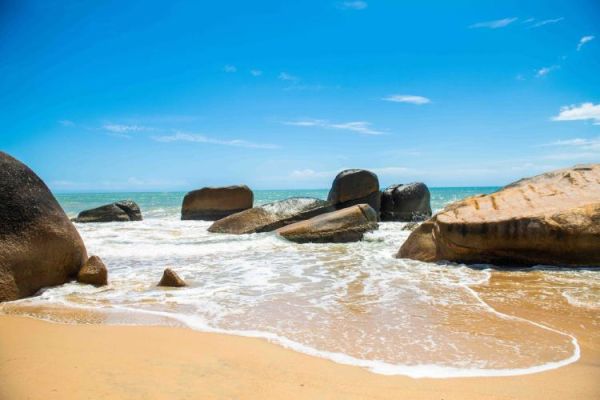 海南島旅游景點(diǎn)(你想先去天涯海角看看海還是去熱帶天堂森林公園走走)