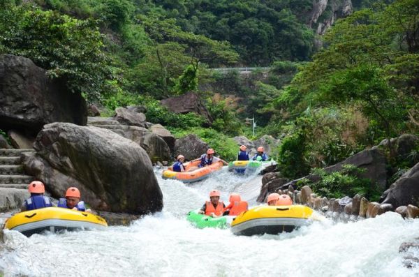黃騰峽( 清遠(yuǎn)漂流哪家最值得去)