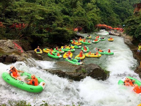 黃騰峽( 清遠(yuǎn)漂流哪家最值得去)