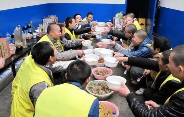 臨沂看守所的真實(shí)生活(每天都吃什么)