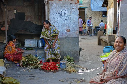 印度窮人的真實(shí)生活(那里的人們過(guò)著怎樣的生活)