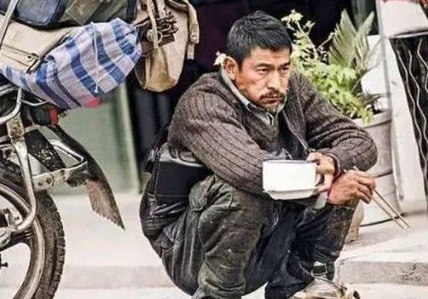 明星的真實(shí)生活辛苦(他們背后的辛苦付出你真的知道嗎)