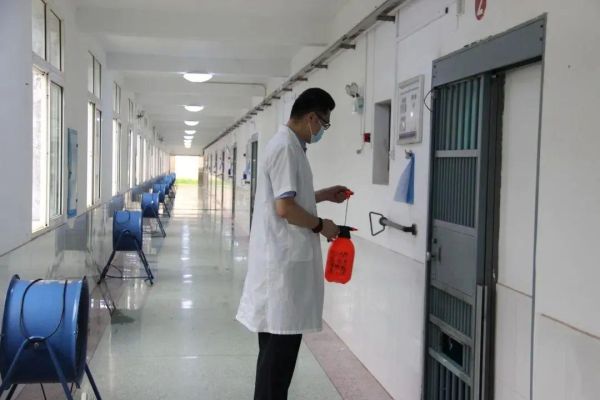 長(zhǎng)沙看守所的真實(shí)生活(都像演員演的那樣嗎)